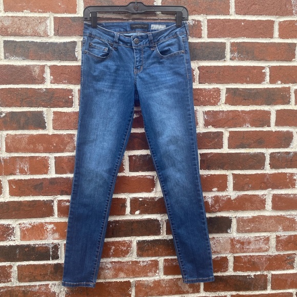 4for $20 Aeropostale size 4 blue jean jegging - Picture 3 of 14
